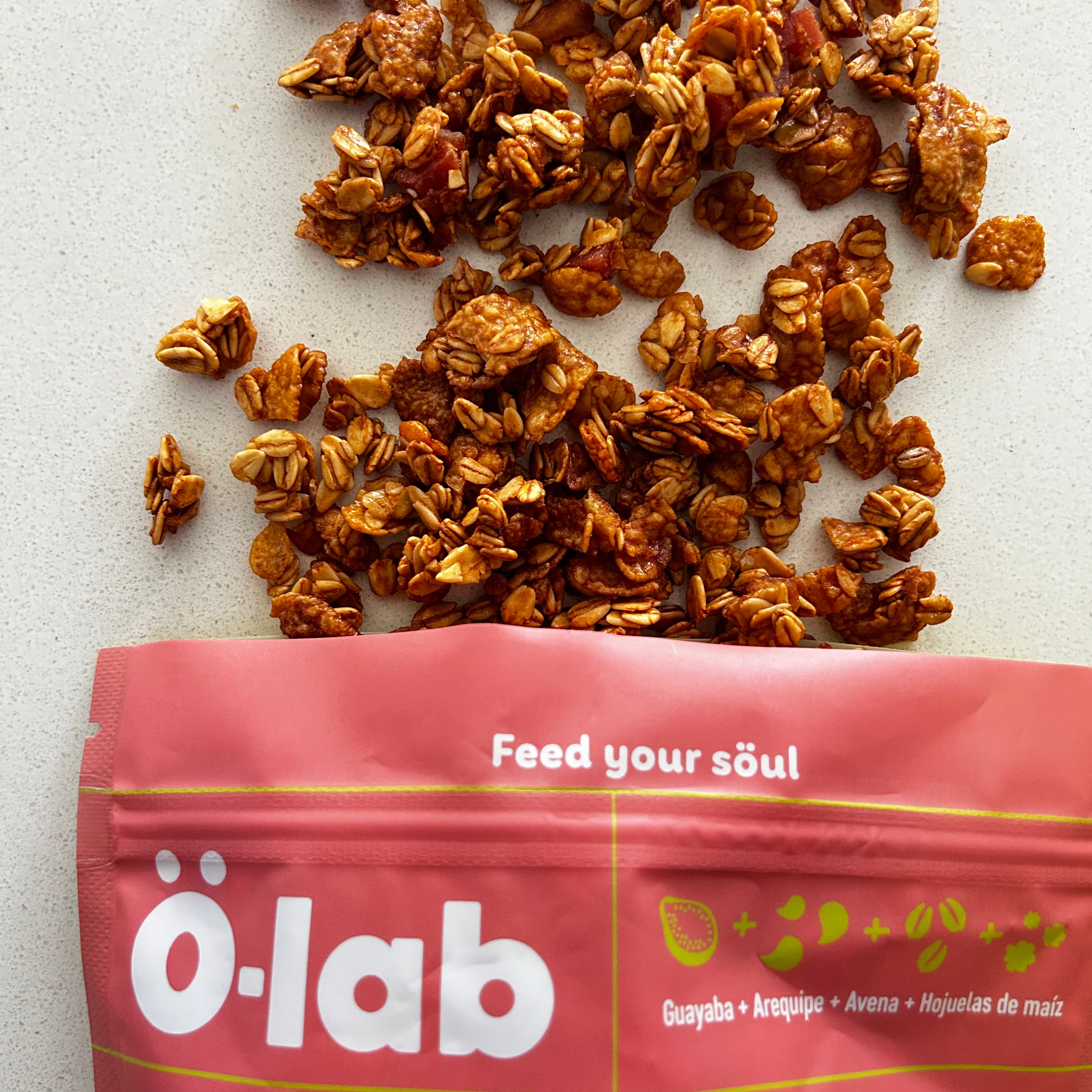 Granola de guayaba y arequipe para refill, desayuno saludable y sostenible